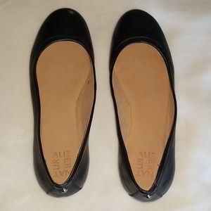 Naturalizer Brittany Black Leather Flat 9W